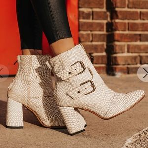 ✨SOLD✨ BRAND NEW NEVER WORN Freebird JOEY booties